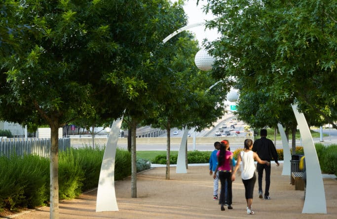 Ojb Park Ramp KLYDE WARREN PARK A CATALYST FOR DALLAS' DEVELOPMENT IN URBAN LAND ...