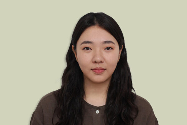 Headshot_Gio Hur_WEBSITE